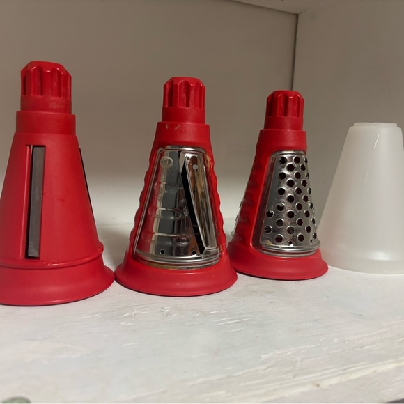 🐳 TUPPERWARE Cone Trio - Picture 3 of 5